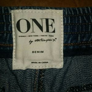 One Teaspoon Shorts - One Teaspoon Womens Size S/4 Bandits Jean Shorts One Teaspoon Shorts - One Teaspoon Womens Size S/4 Bandits Jean Shorts